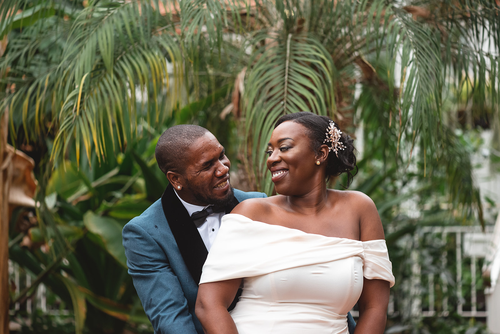 Modern wedding image at Birmingham Botanical Gardens by West Midlands Wedding Photographer byGarazi